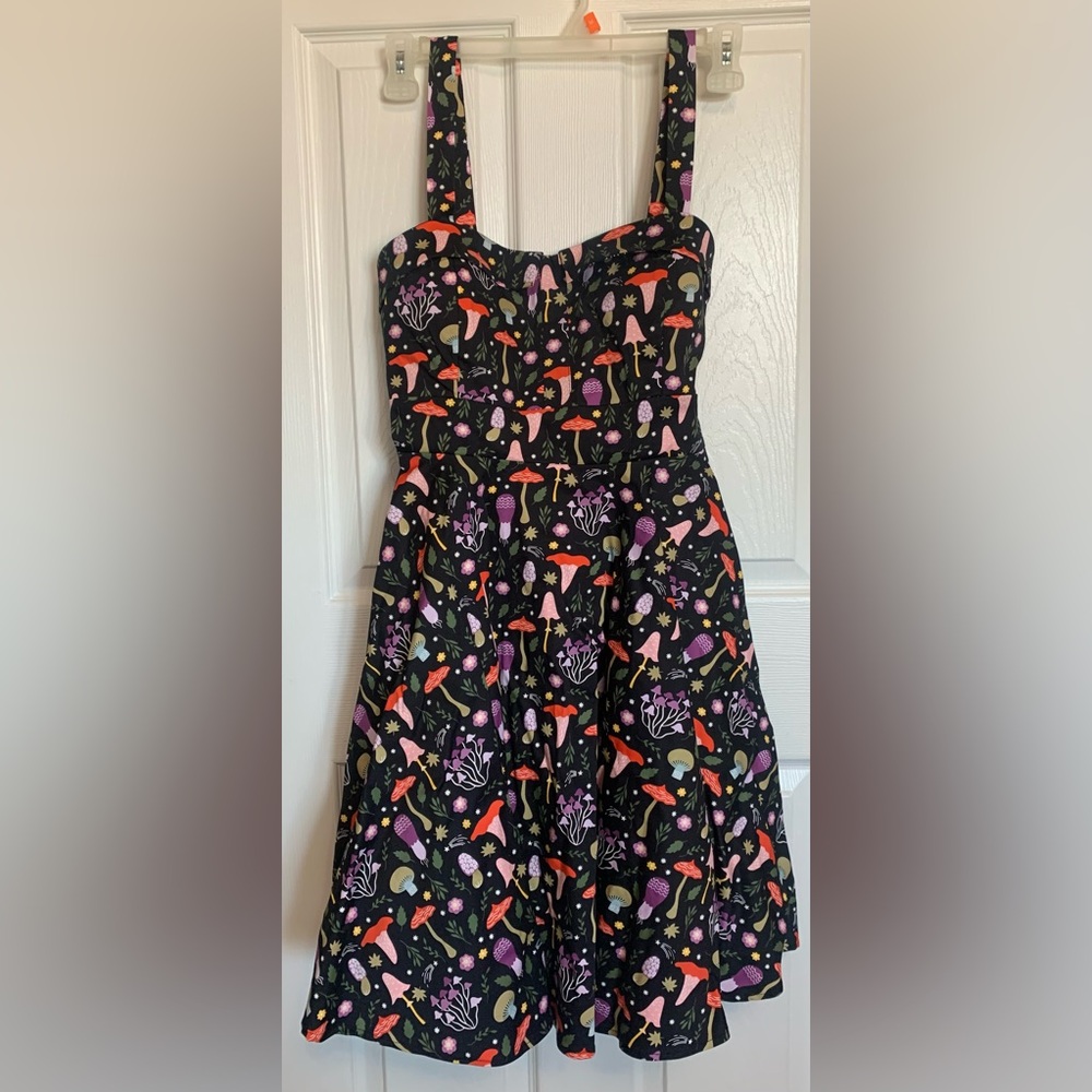 NWT Eva Rose mushroom dress